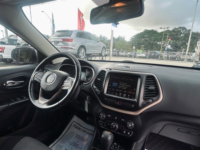 Used 2014 Jeep Cherokee Latitude image 16