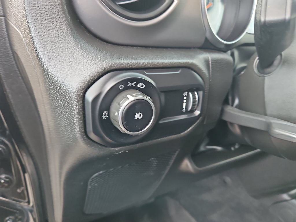 Used 2023 Jeep Wrangler Sport AWD/4WD image 15