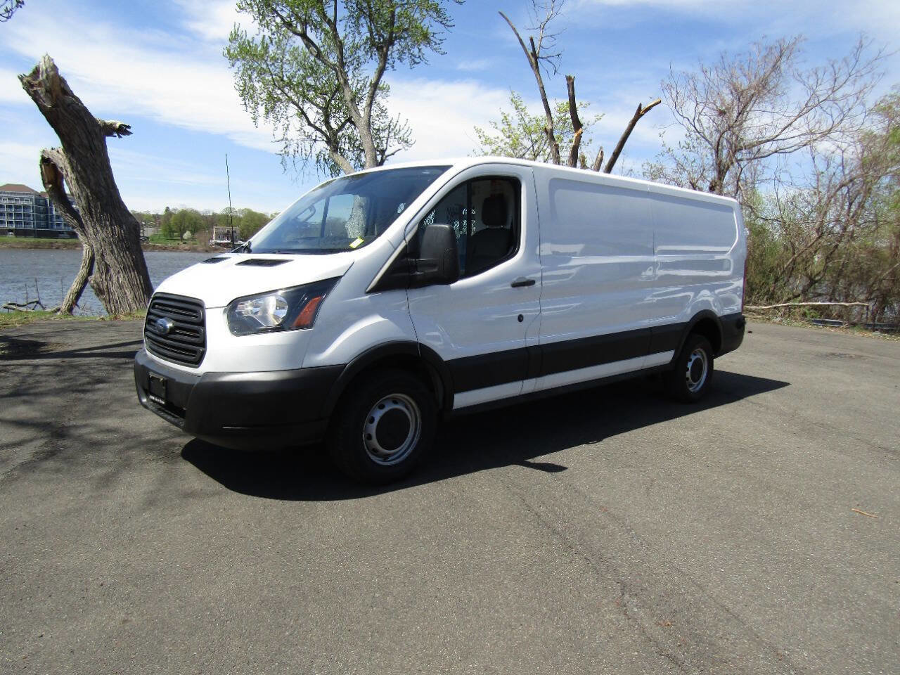 Used 2019 Ford Transit 250 148 Low Roof RWD image 2