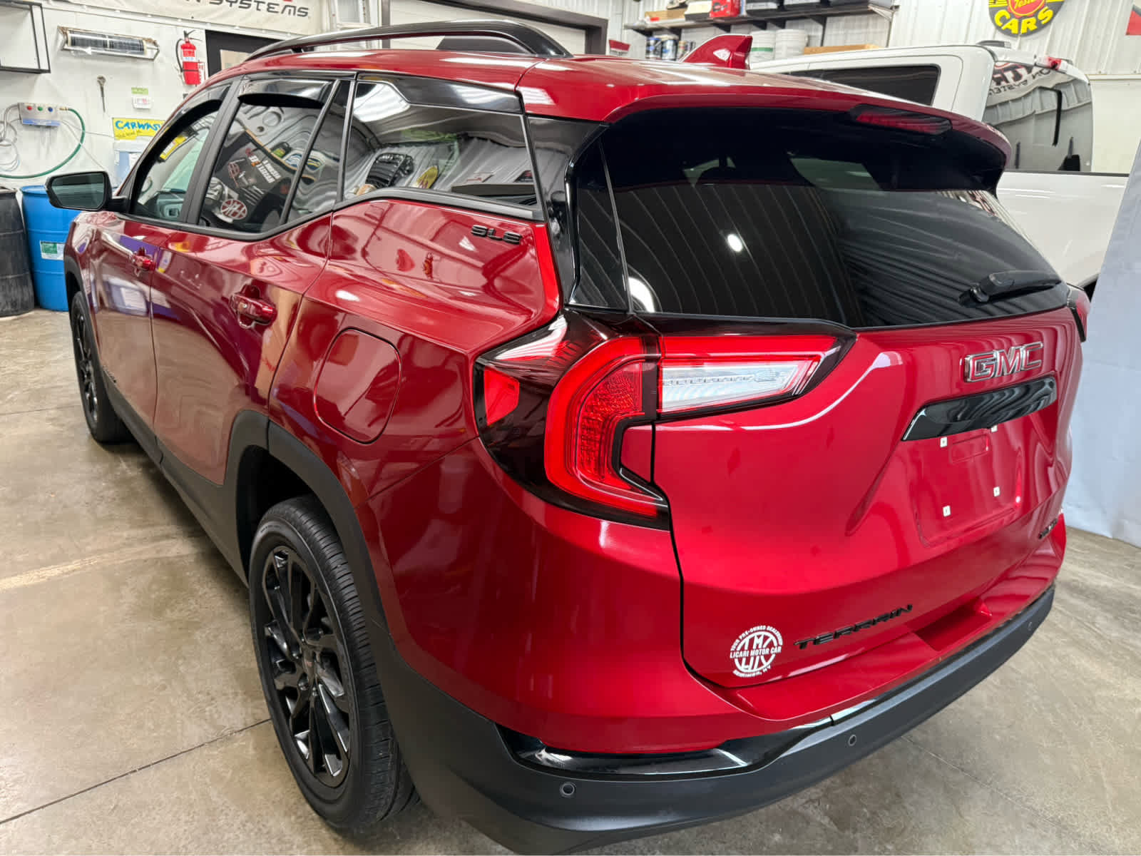 Used 2023 GMC Terrain SLE w/ Elevation Edition AWD/4WD image 4