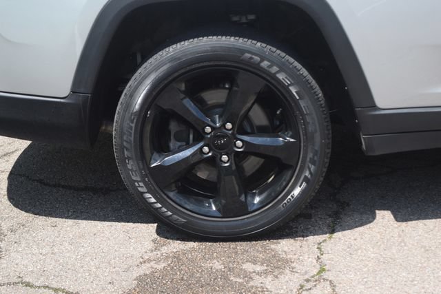 Used 2023 Jeep Grand Cherokee L Laredo AWD/4WD image 31