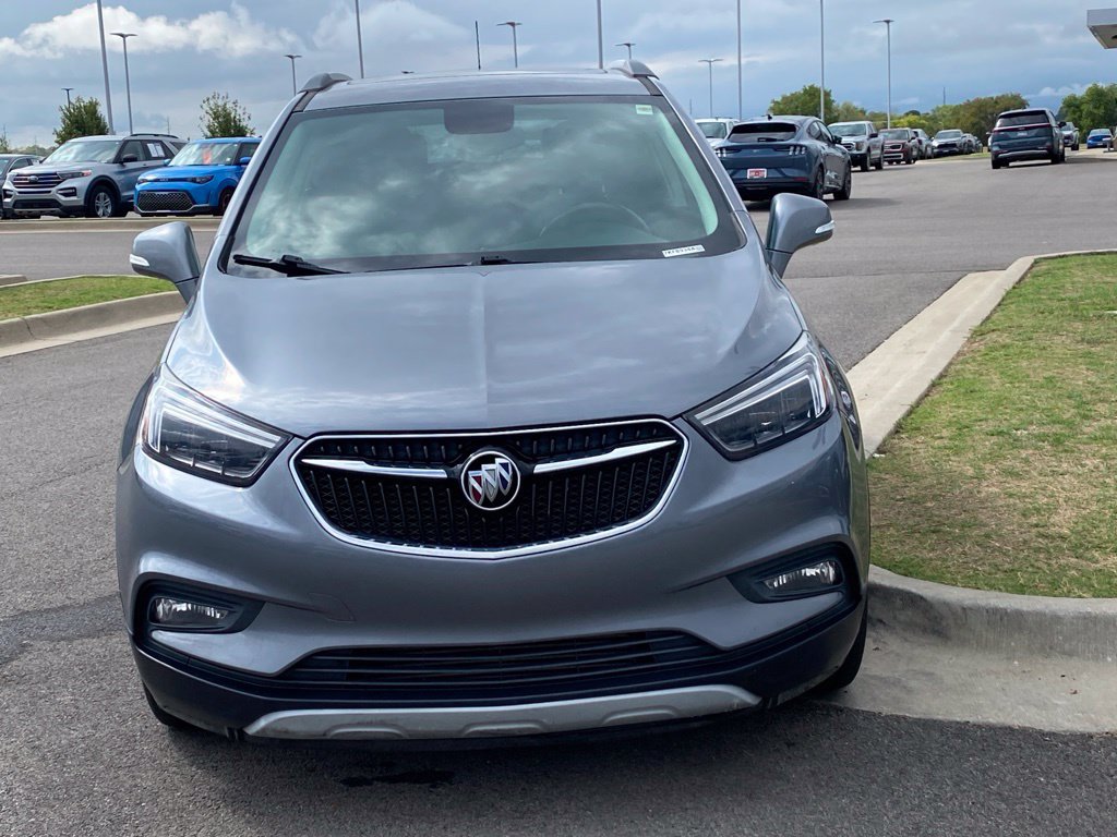 Used 2019 Buick Encore Essence FWD image 2