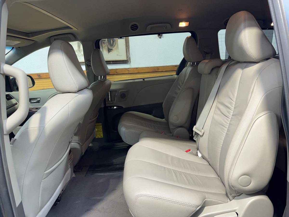 Used 2012 Toyota Sienna XLE w/ XLE Navigation Pkg FWD image 24
