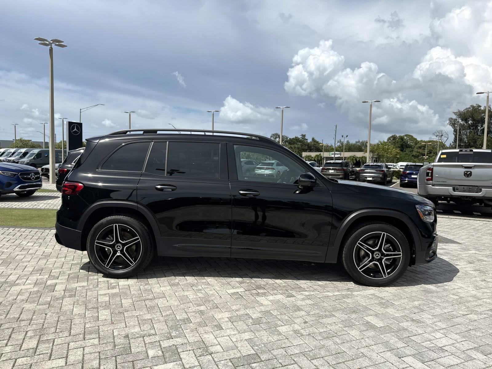 New 2026 Mercedes-Benz GLB 250 image 6