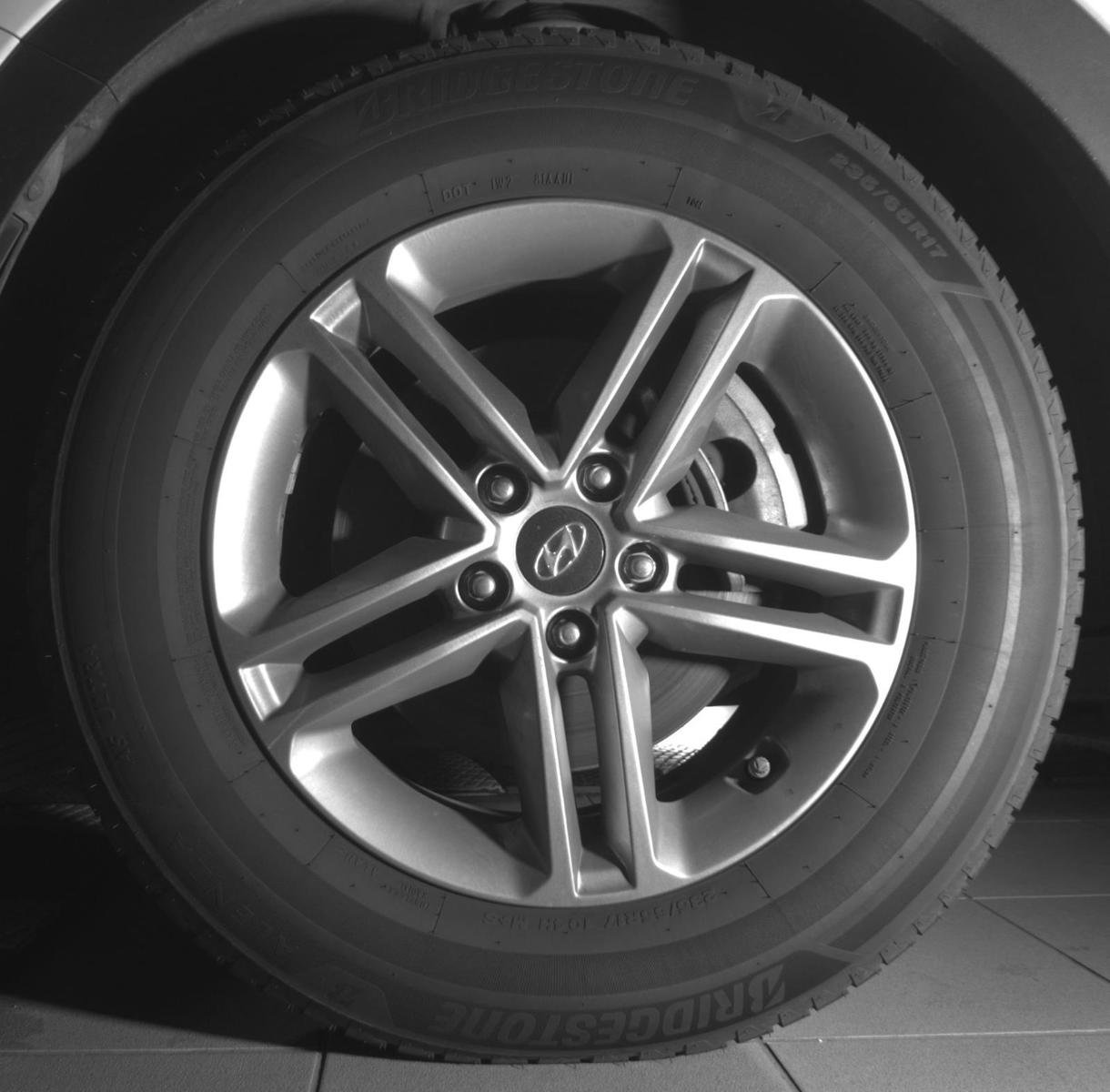 Used 2017 Hyundai Santa Fe Sport w/ 2.4L Value Package 06 FWD image 8