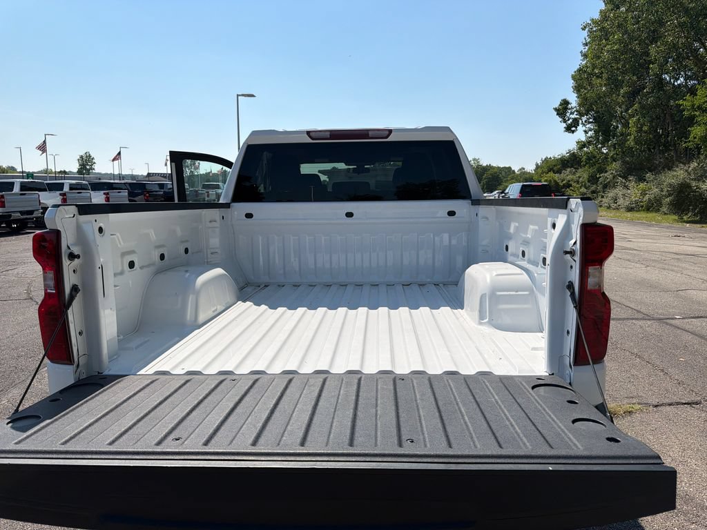 Used 2022 Chevrolet Silverado 1500 LT AWD/4WD image 26