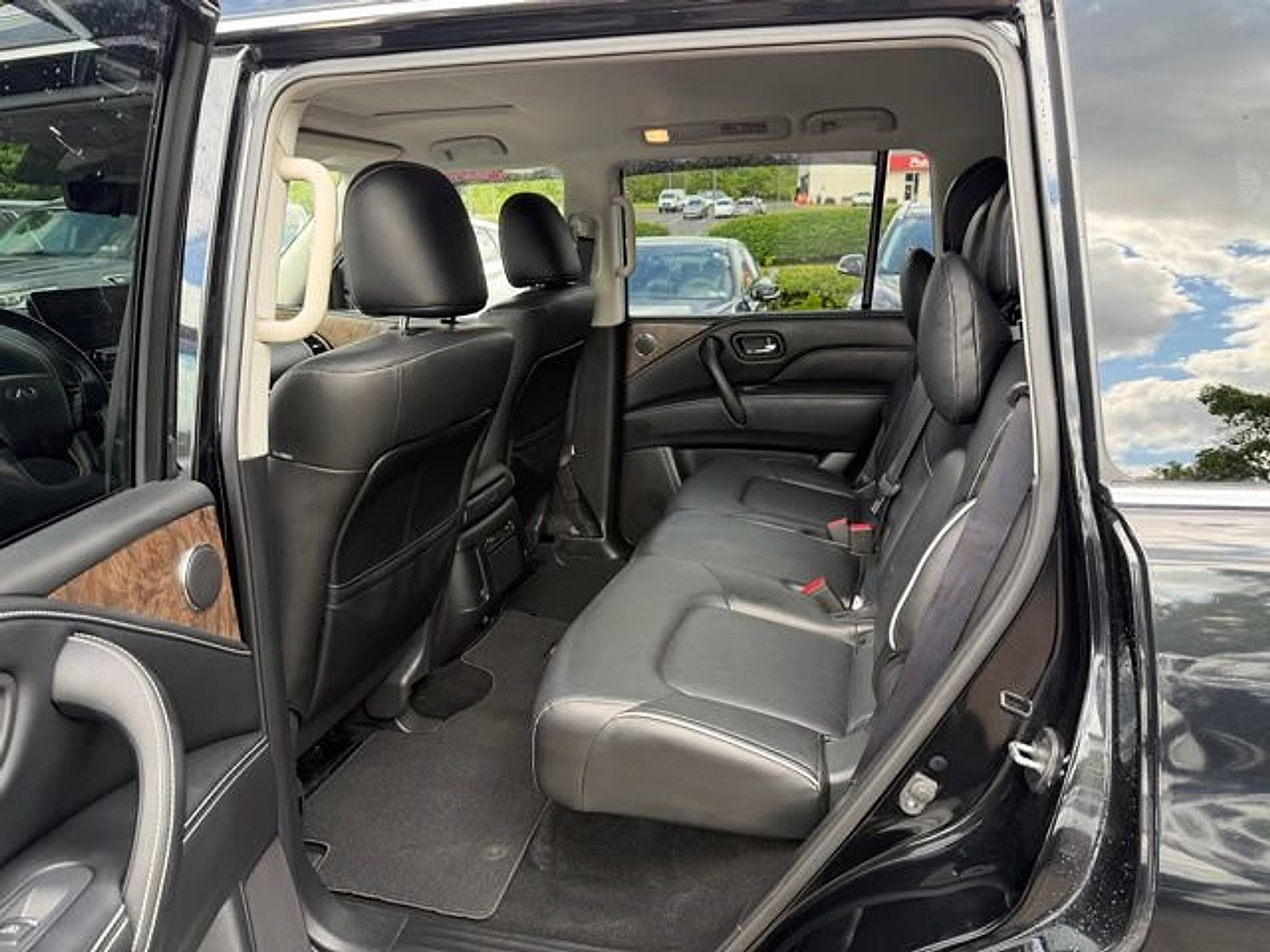 Certified 2023 INFINITI QX80 Premium Select w/ Cargo Package AWD/4WD image 10