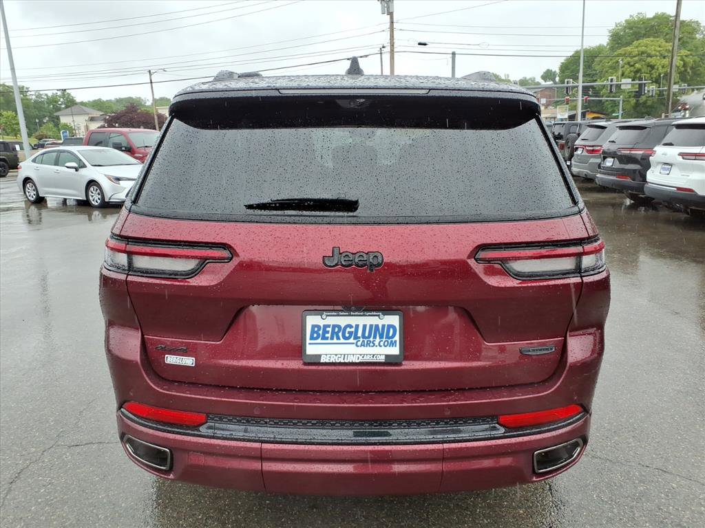 Used 2025 Jeep Grand Cherokee L Summit AWD/4WD image 5