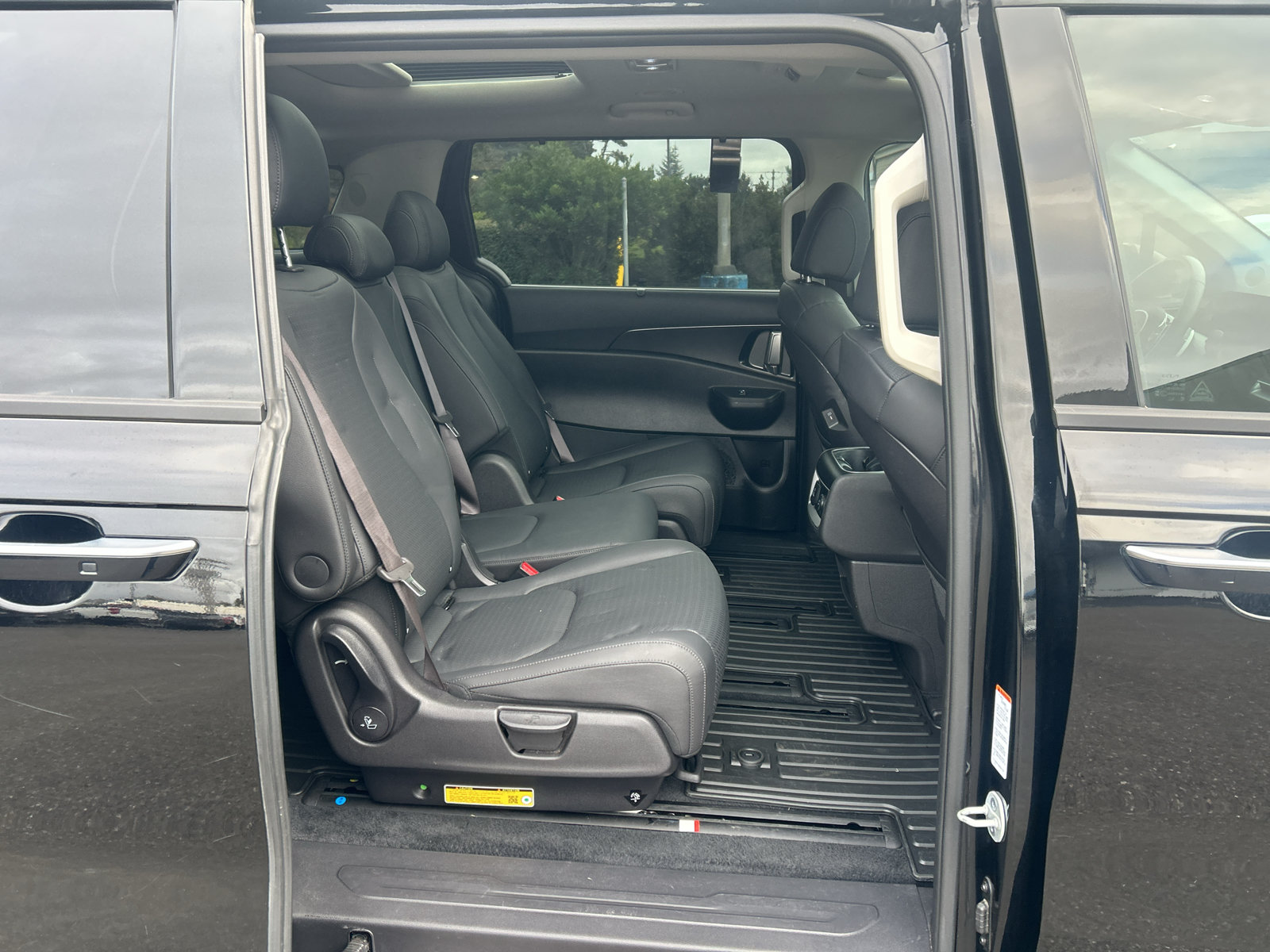 Used 2025 Kia Carnival SX Prestige FWD image 29