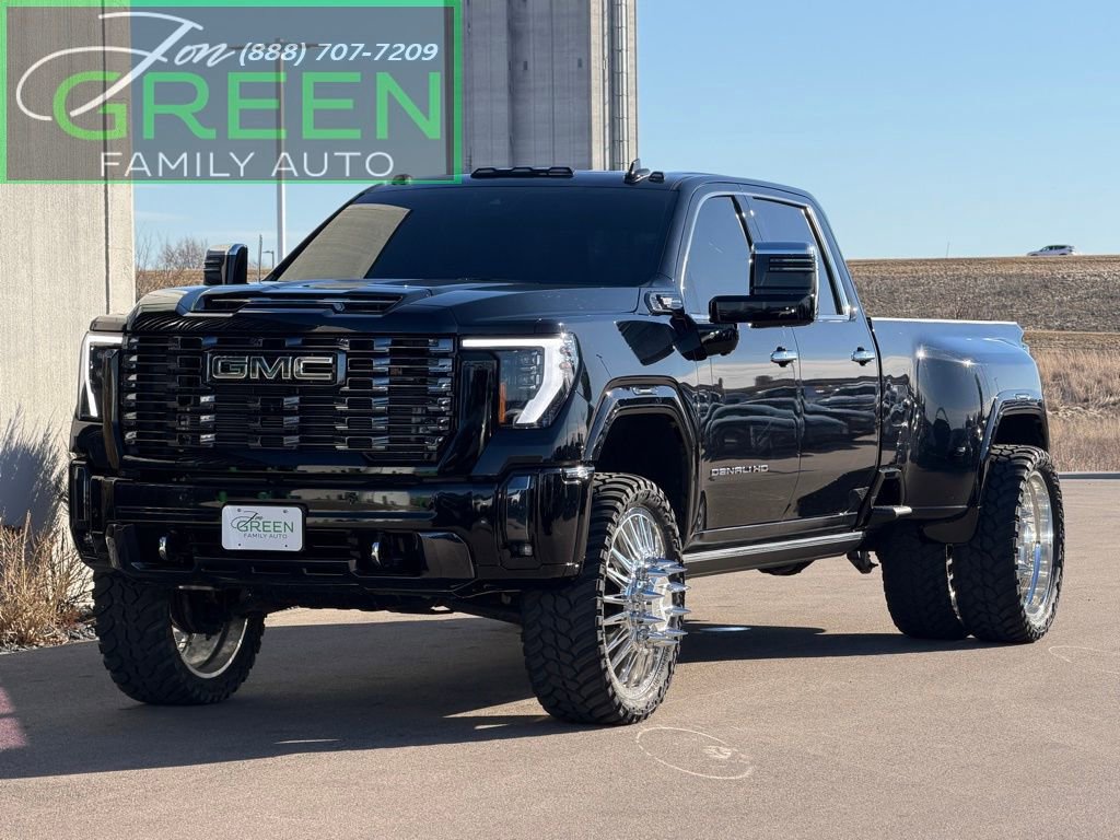 Used 2024 GMC Sierra 3500 Denali Ultimate AWD/4WD image 1
