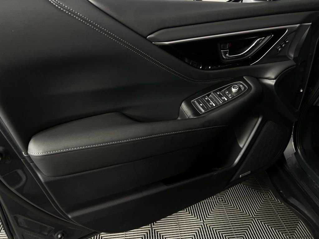 Used 2025 Subaru Outback Touring XT image 27