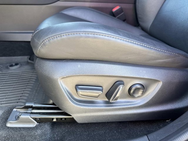 Certified 2023 Toyota Crown Limited image 10