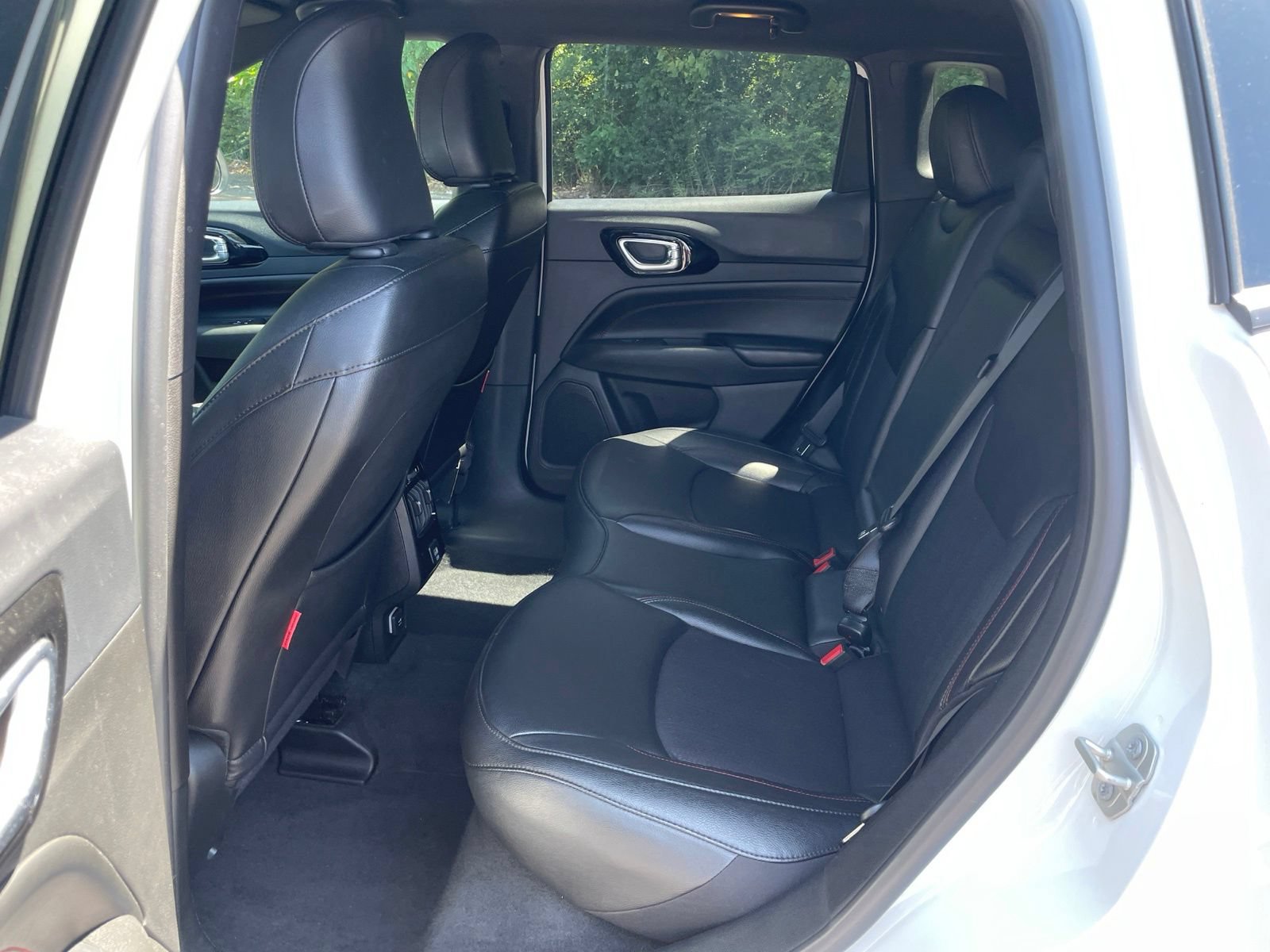 Used 2024 Jeep Compass Trailhawk AWD/4WD image 32