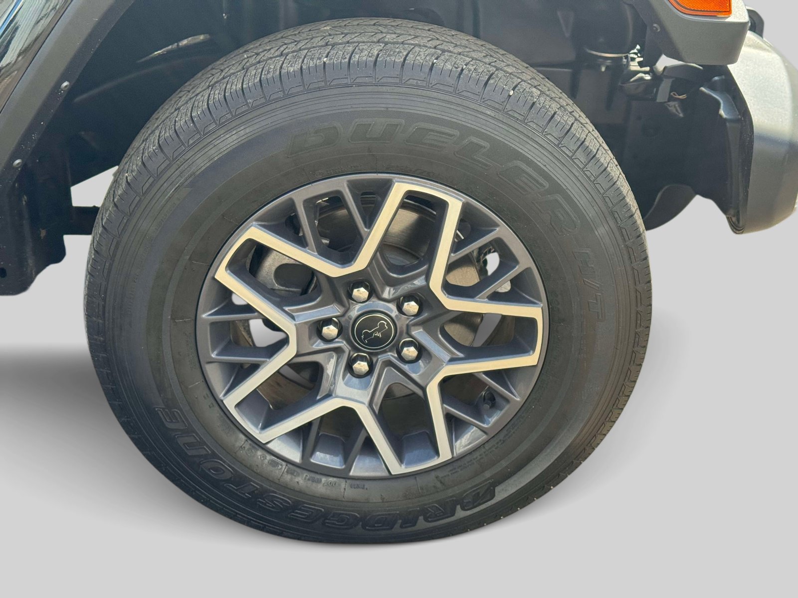 Used 2024 Jeep Wrangler Unlimited Sahara AWD/4WD image 9