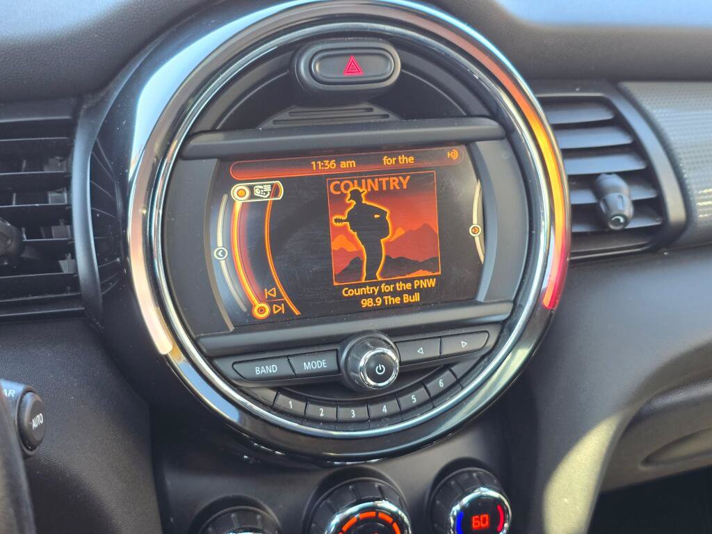 Used 2015 MINI Cooper 4-Door Hardtop FWD image 22