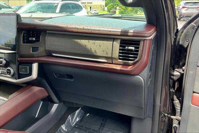 Used 2024 Ford Expedition Limited image 25