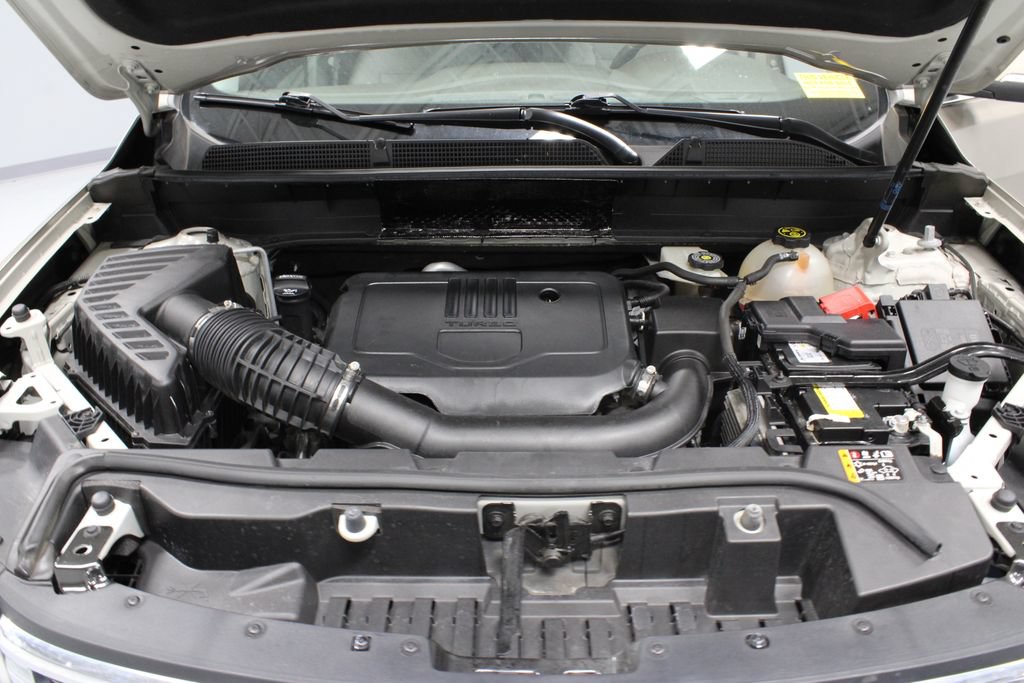 Used 2023 GMC Acadia SLE w/ Driver Convenience Package FWD image 14