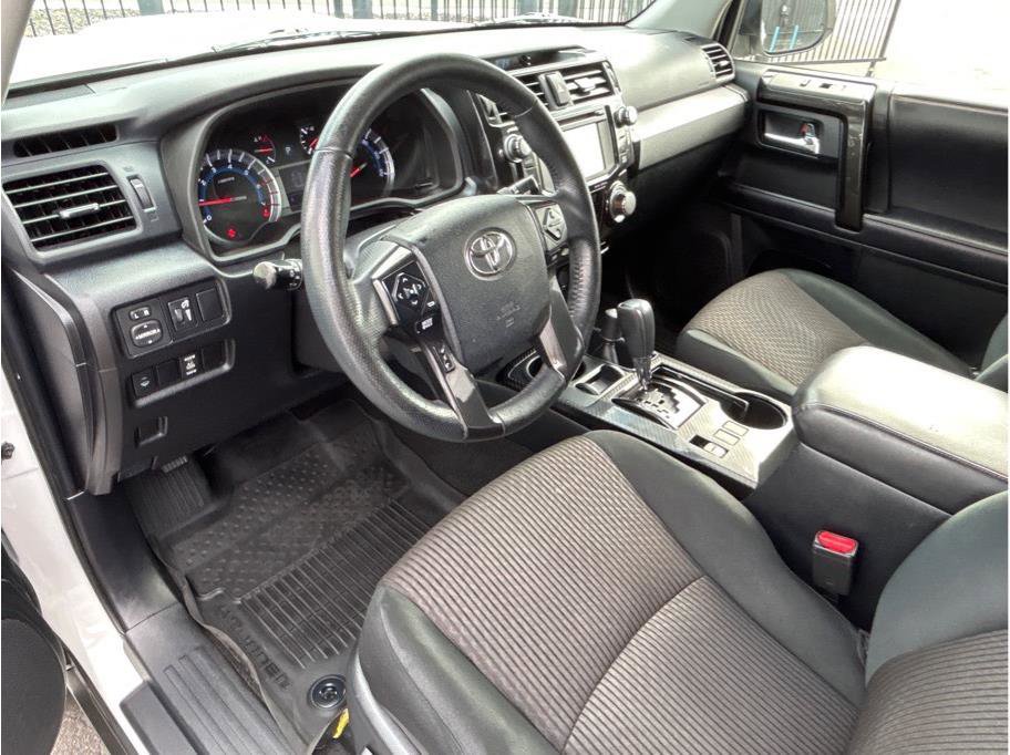 Used 2019 Toyota 4Runner TRD Off-Road Premium image 2