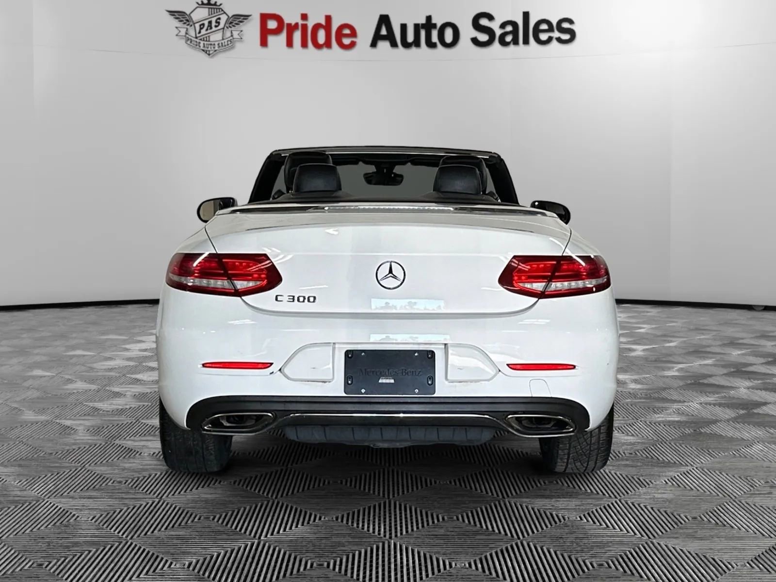 Used 2018 Mercedes-Benz C 300 Cabriolet image 7