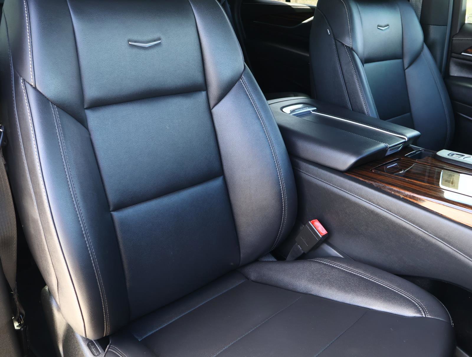 Used 2022 Cadillac Escalade Luxury w/ LPO, Floor Liner Package image 23