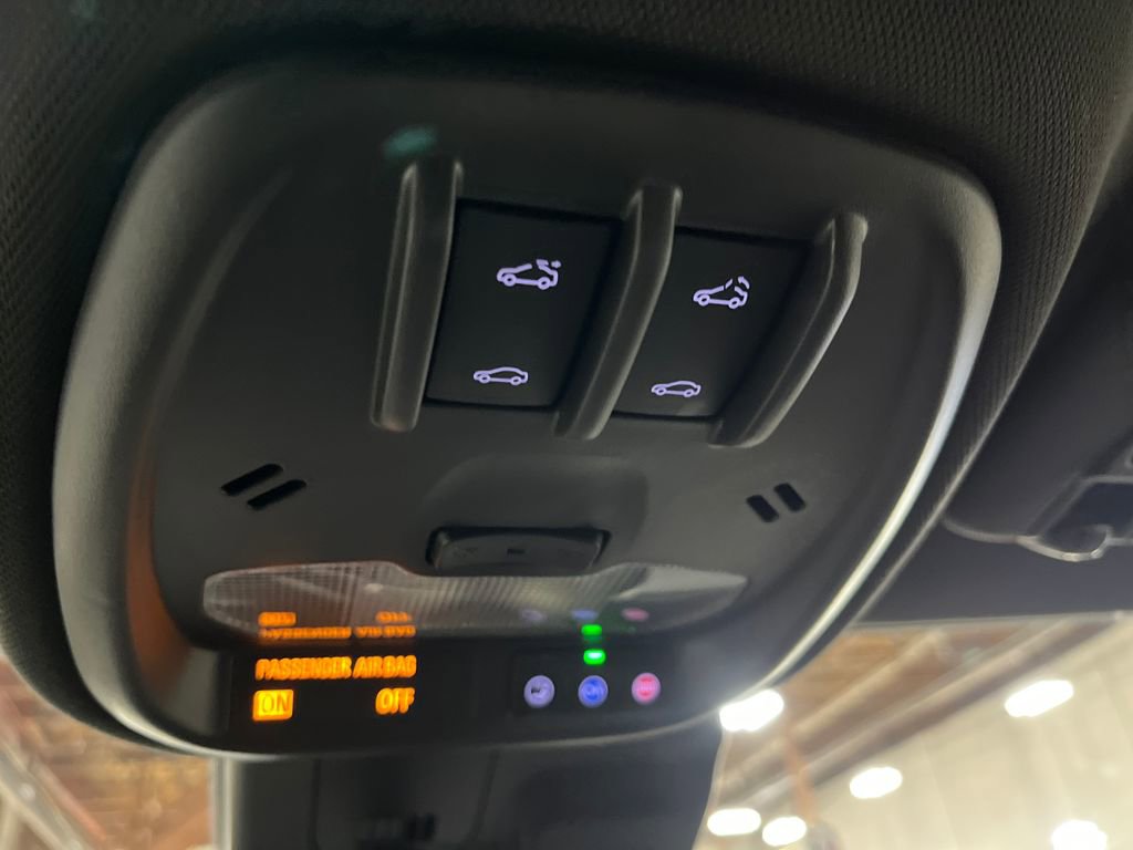 Used 2025 Chevrolet Trax RS w/ Sunroof Package image 31