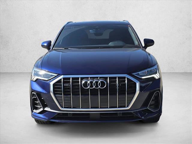 Used 2025 Audi Q3 2.0T Premium w/ Convenience Package AWD/4WD image 2