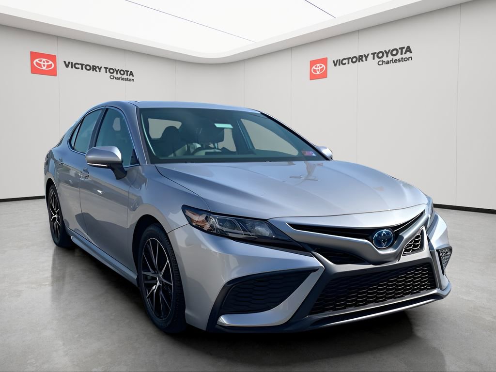 Used 2024 Toyota Camry SE image 2
