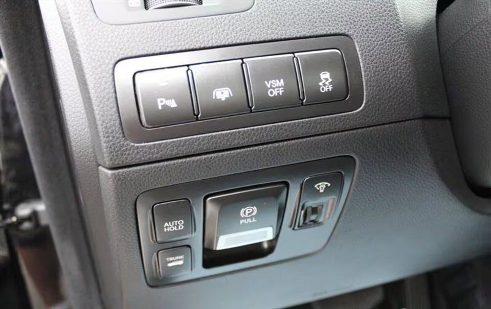 Used 2012 Hyundai Equus Signature image 10