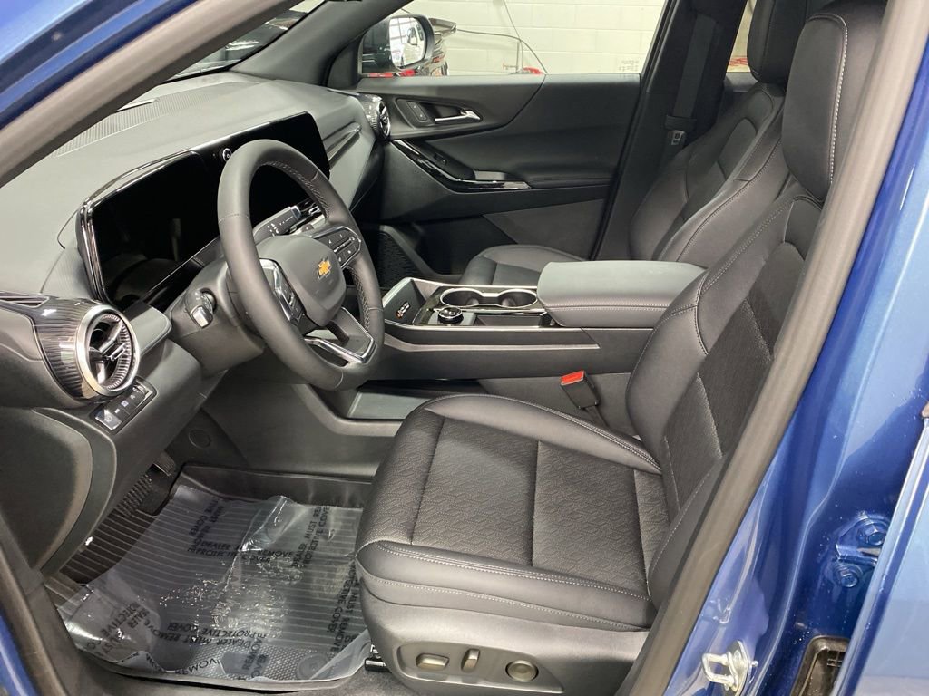 New 2026 Chevrolet Equinox LT w/ Convenience Package II AWD/4WD image 19