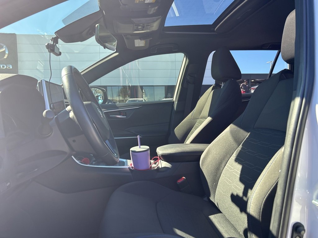 Used 2024 Toyota RAV4 SE image 2