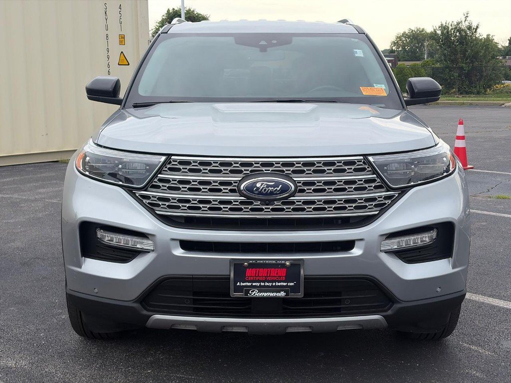 Used 2023 Ford Explorer Limited AWD/4WD image 2