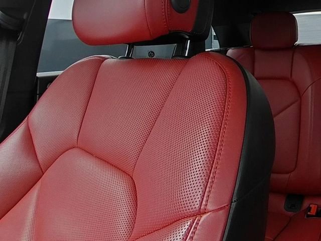 Used 2020 Porsche Macan S AWD/4WD image 26