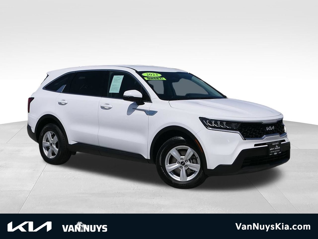 Used 2023 Kia Sorento LX FWD image 1