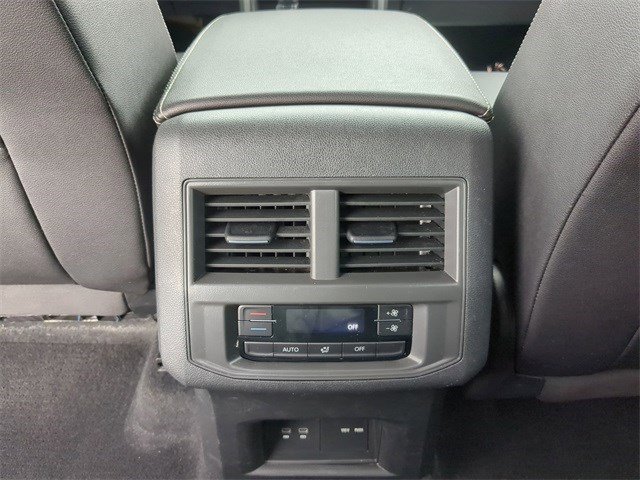 Used 2023 Volkswagen Atlas SE w/ Black Wheel Package image 27