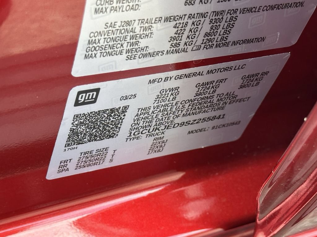 Used 2025 Chevrolet Silverado 1500 High Country w/ Technology Package AWD/4WD image 36