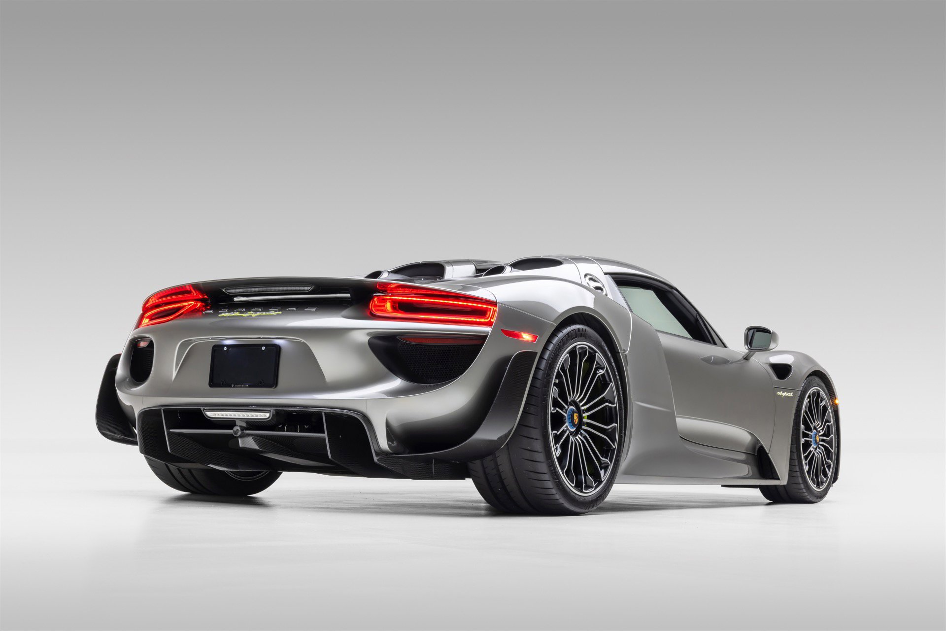 Used 2015 Porsche 918 Spyder AWD/4WD image 11
