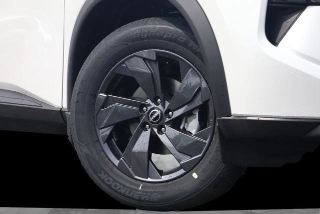 New 2026 Nissan Rogue SV AWD/4WD image 3