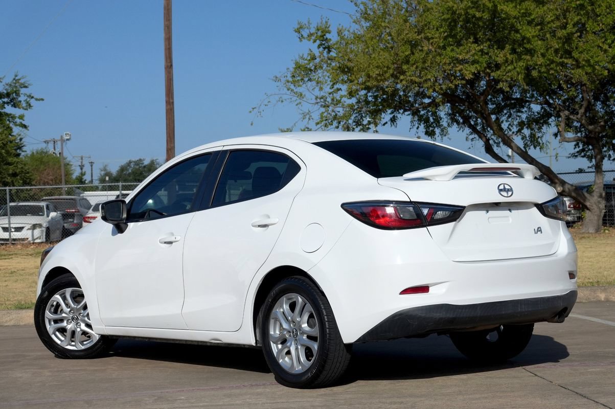 Used 2016 Scion iA FWD image 4
