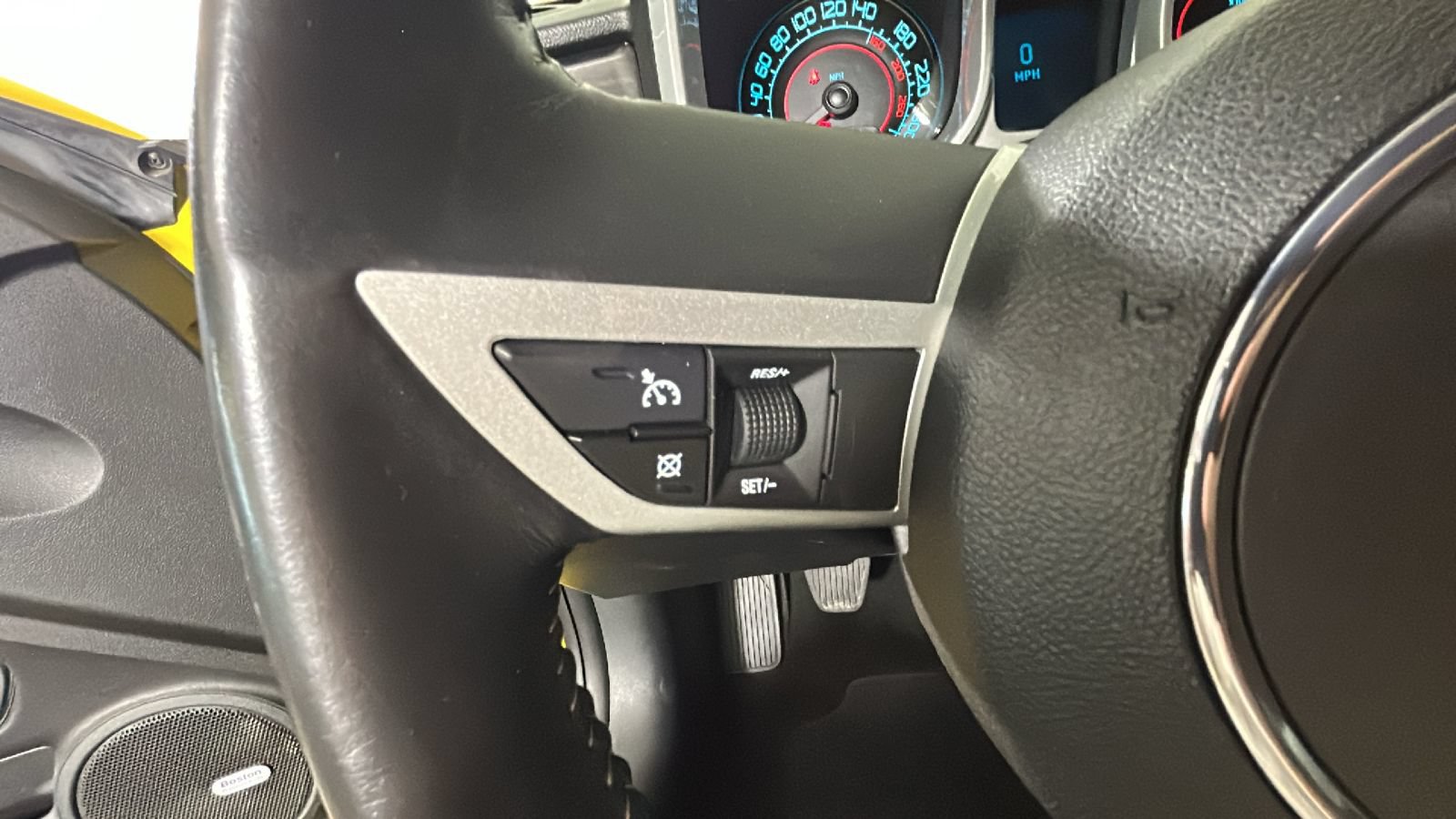 Used 2010 Chevrolet Camaro SS RWD image 16