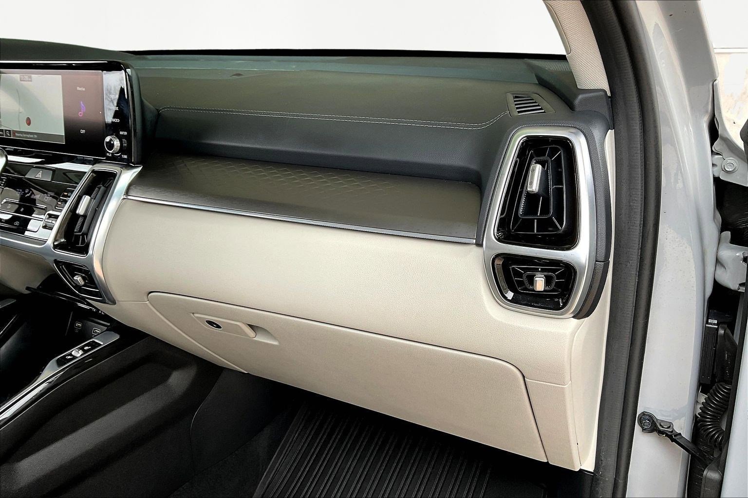 Used 2023 Kia Sorento SX image 26