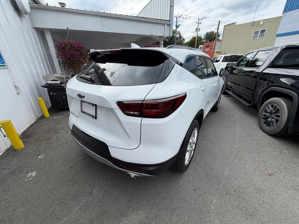 New 2025 Chevrolet Blazer LT w/ Convenience Package AWD/4WD image 5