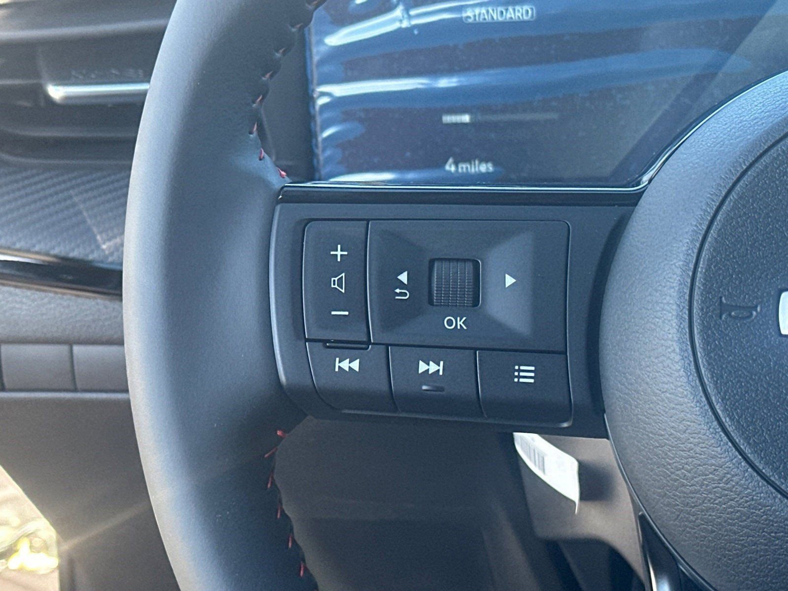New 2026 Nissan Kicks SR image 24