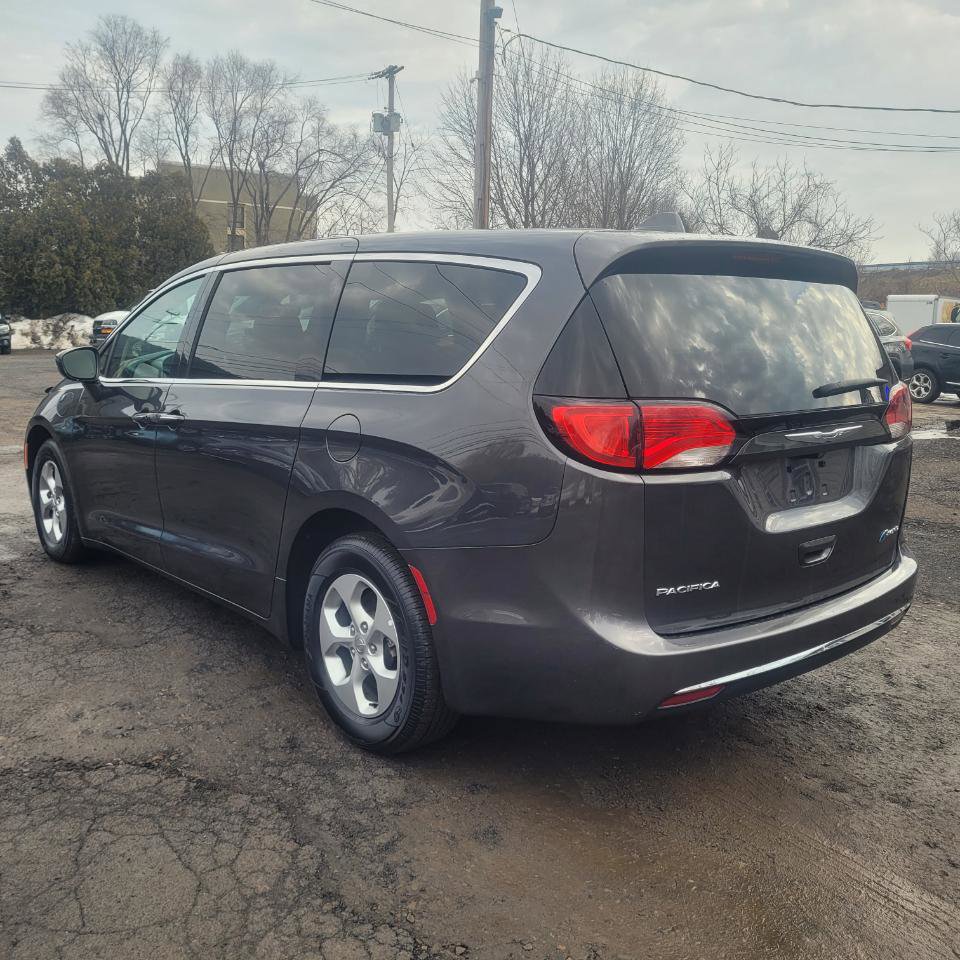 Used 2017 Chrysler Pacifica Touring Plus image 6