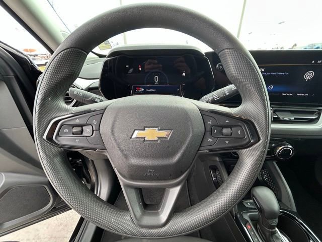 Used 2025 Chevrolet TrailBlazer LT AWD/4WD image 21