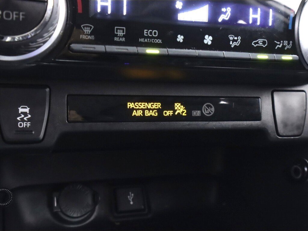 Used 2021 Toyota RAV4 LE image 21