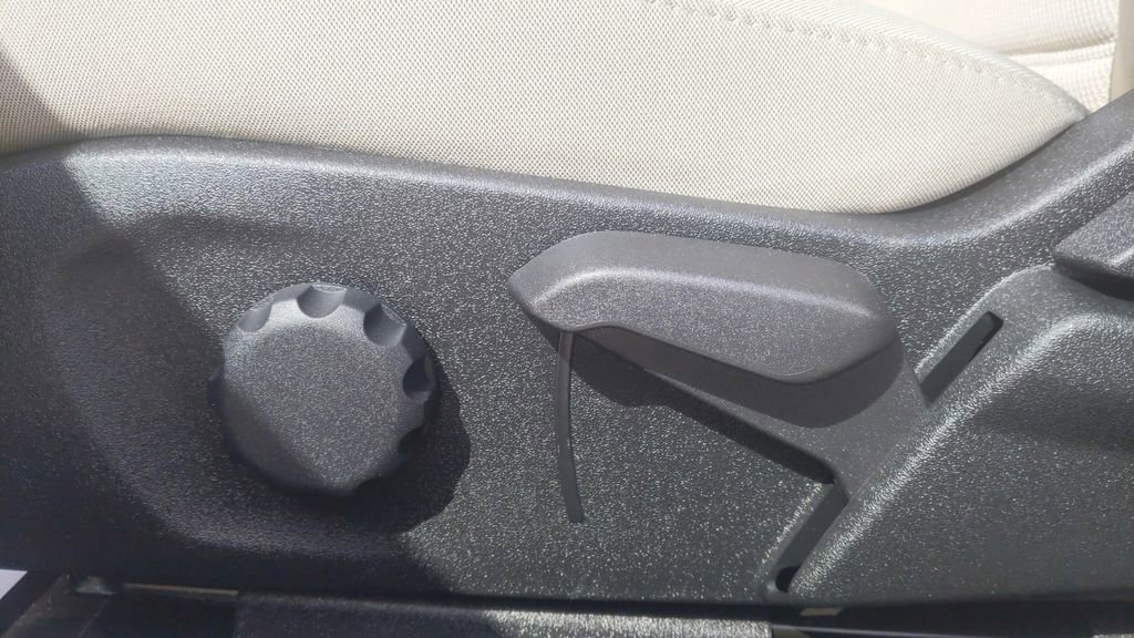 Used 2018 Ford Fusion S FWD image 17