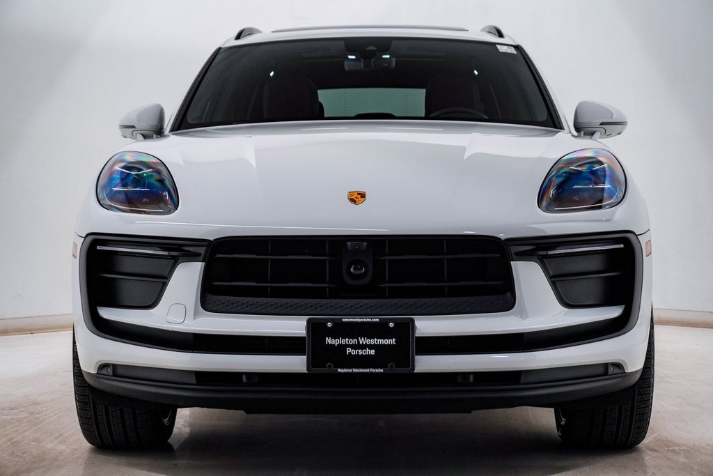 Certified 2025 Porsche Macan image 6