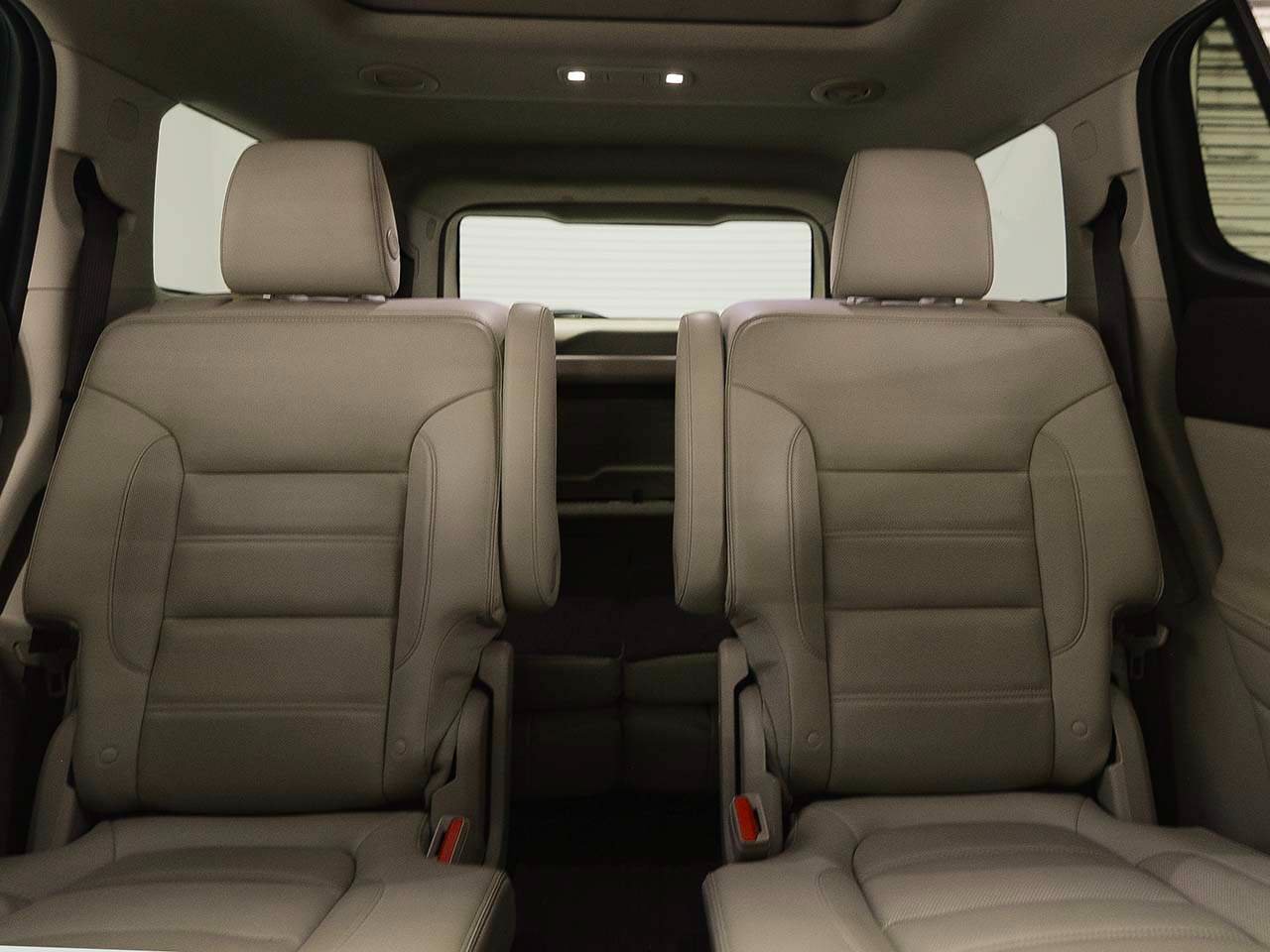 Used 2018 GMC Acadia Denali w/ Technology Package FWD image 10