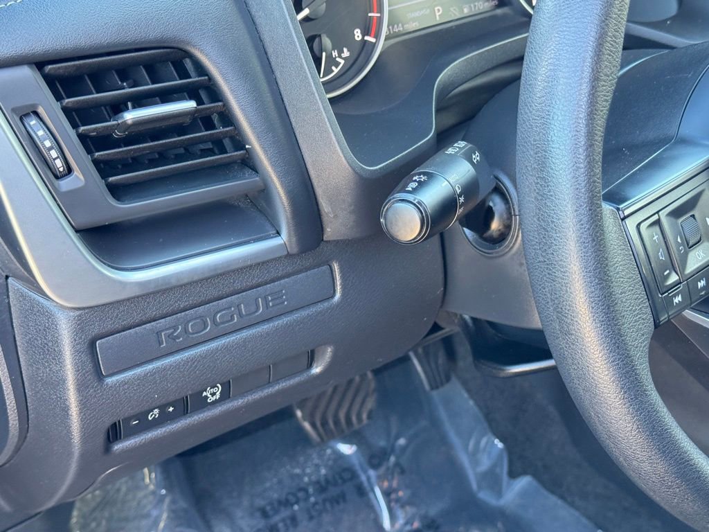 Used 2023 Nissan Rogue S image 16