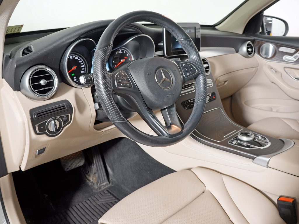 Used 2019 Mercedes-Benz GLC 300 4MATIC image 14
